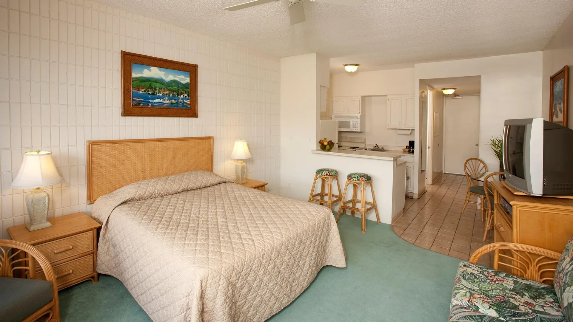 Lahaina Shores Beach Resort 0*,