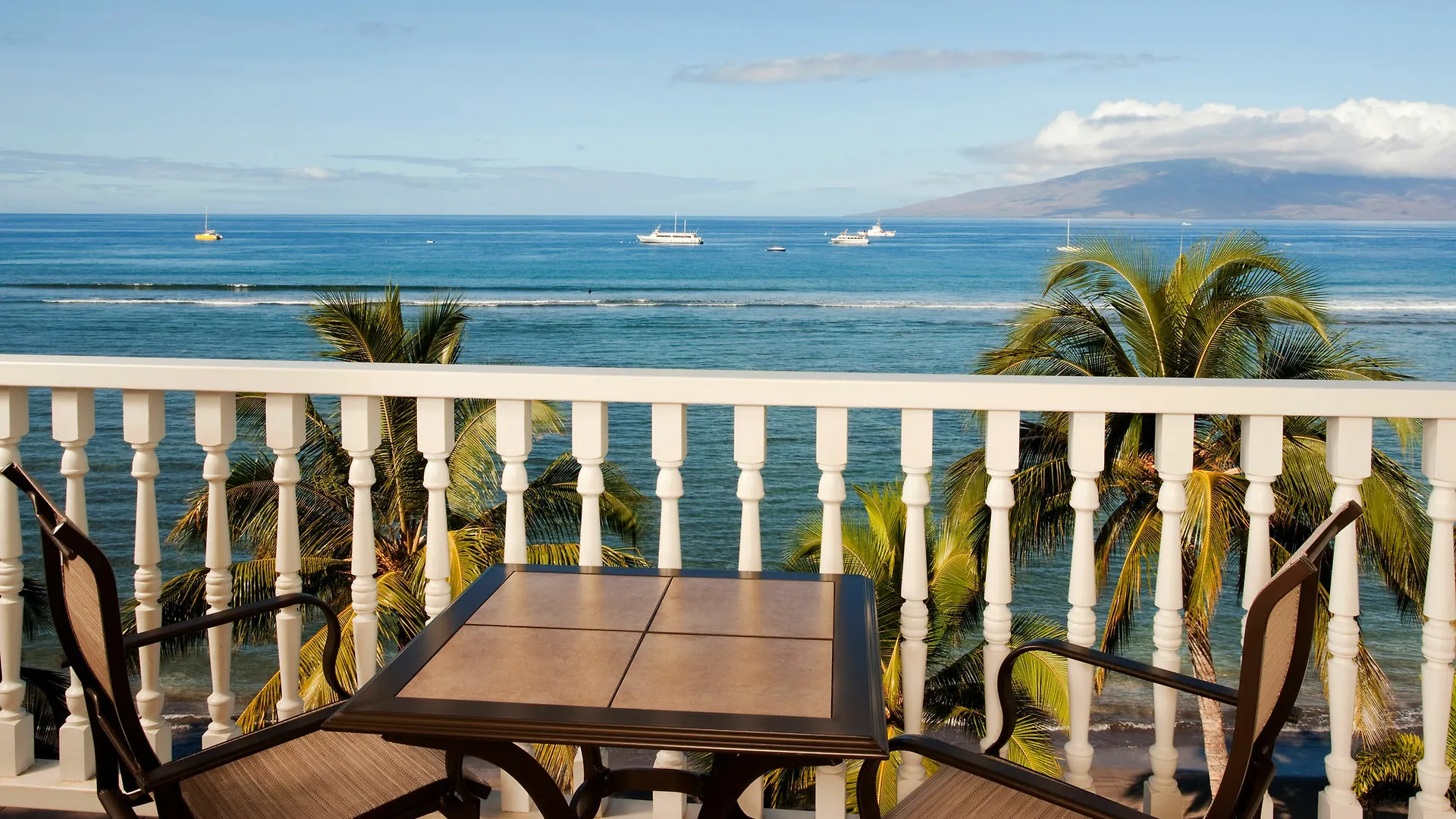 Lahaina Shores Beach Resort 0*,
