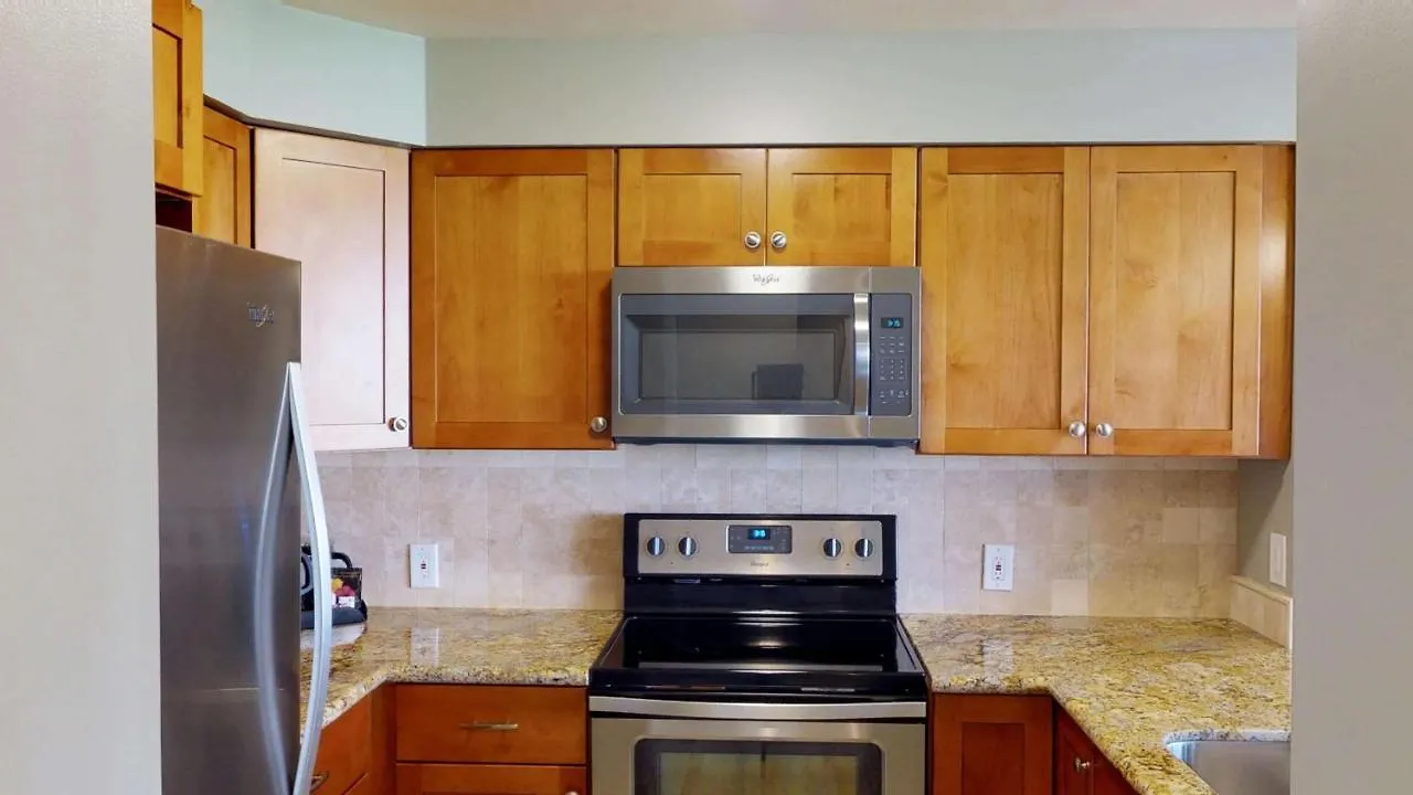 Lahaina Shores Beach Resort 0*,  Stati Uniti